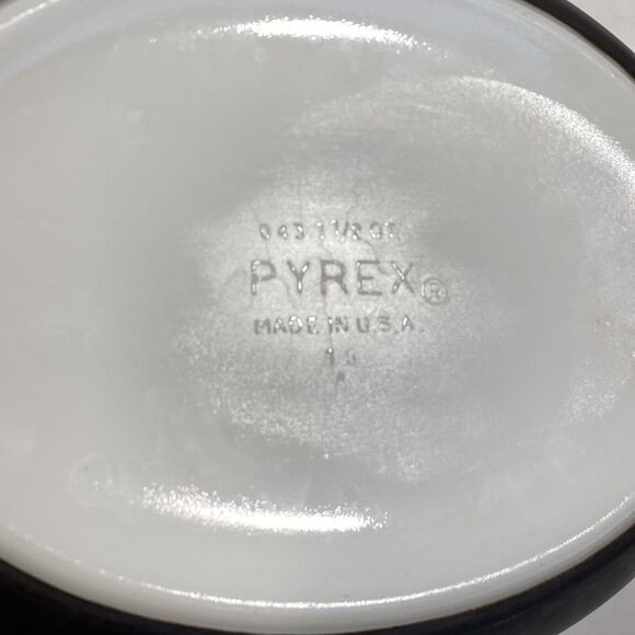 Vintage Pyrex Casserole White On Charcoal Black Snowflake Pattern 043 1.5 Qt #15 - Picture 12 of 14